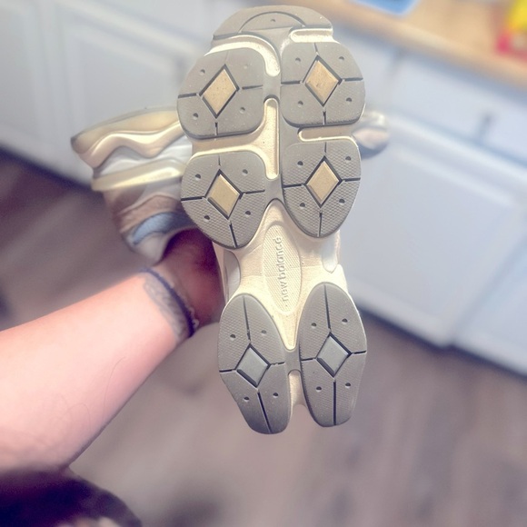 New Balance 9060 - Mushroom with Aluminum and Cyclone (style number: U9060MUS) - Picture 4 of 4